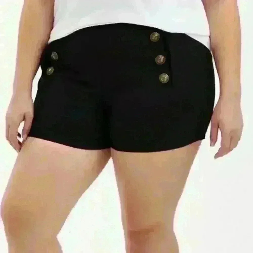 Black Button High Rise Short Torrid NWT Size 24.